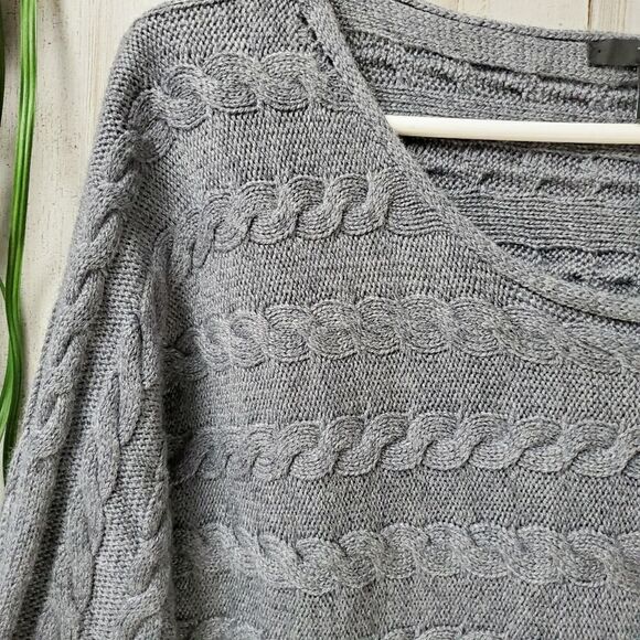 Tahari Cable Knit Sweater Gray Size Medium - Picture 4 of 7